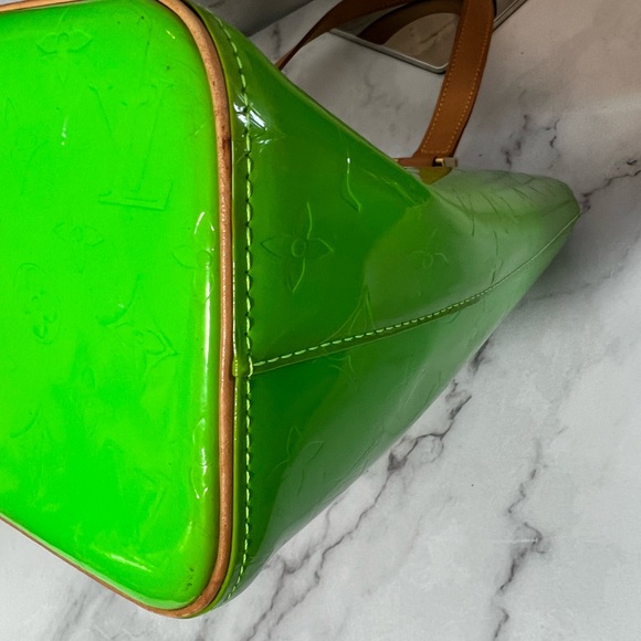 GUC Louis Vuitton X Robert Wilson Green Vernis Houston Tote - Picture 5 of 11